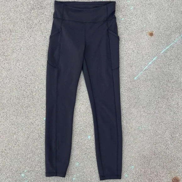 Lululemon Invigorate High-Rise Tight 25" size 6 preloved activewear gym workout - Picture 3 of 7